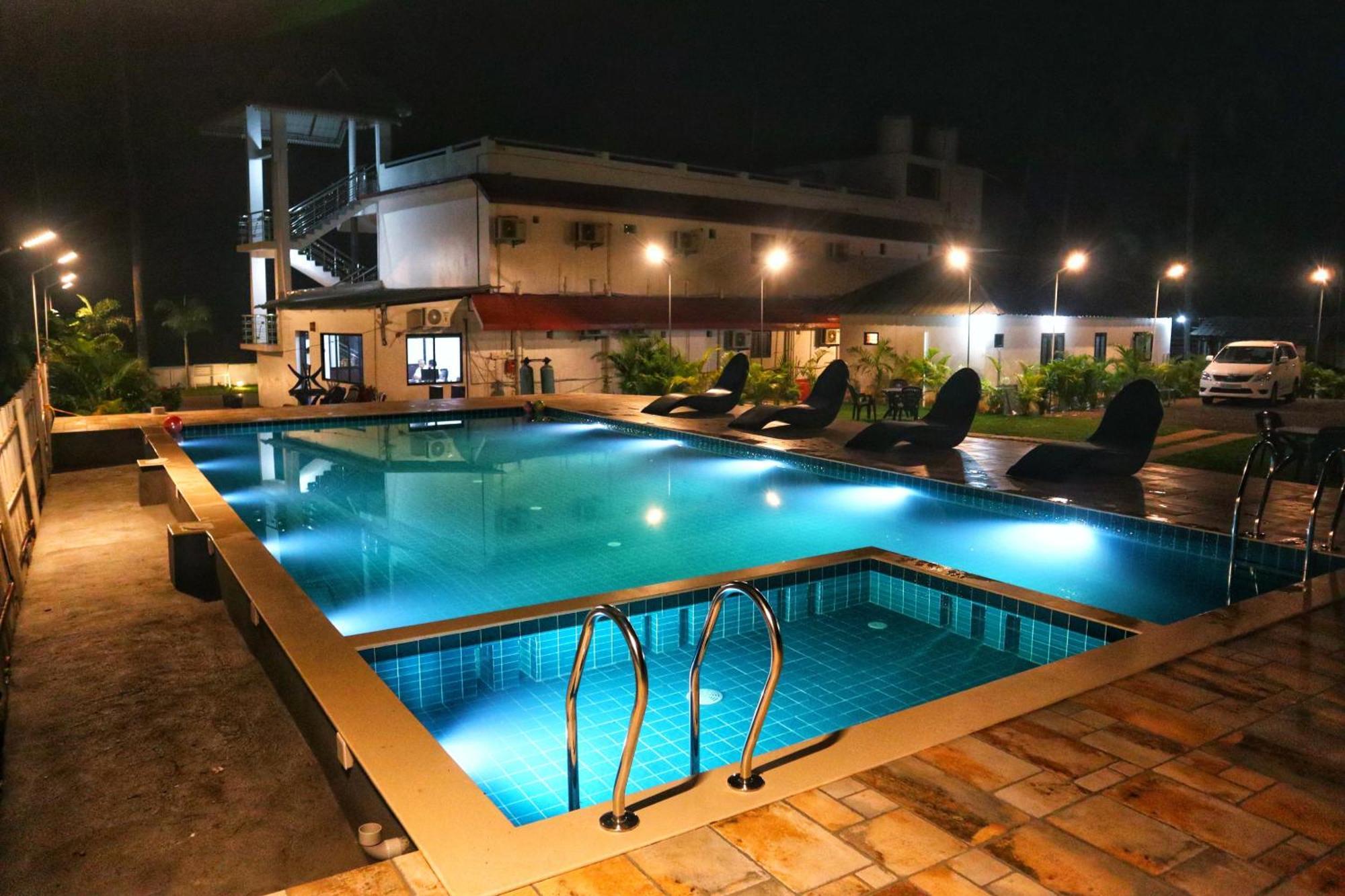 Vembanad Village Backwater Resort アーラップーザ県 エクステリア 写真